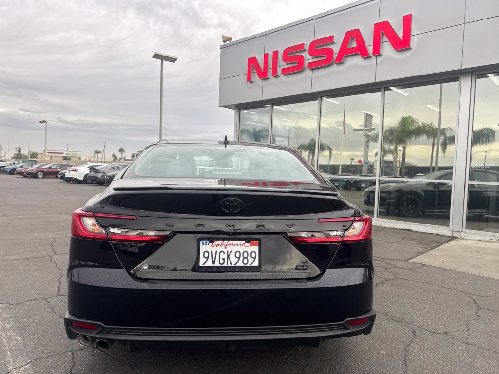 Used 2025 Toyota Camry SE FWD image 3