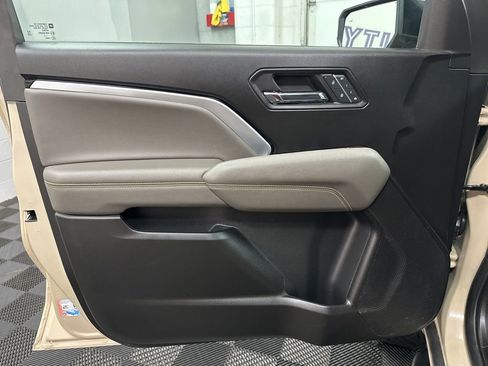 Used 2024 Chevrolet Colorado ZR2 w/ ZR2 Convenience Package III image 16