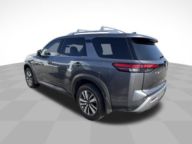 Used 2025 Nissan Pathfinder SL FWD image 4