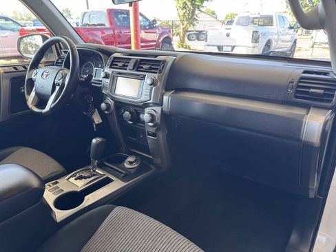 Used 2018 Toyota 4Runner SR5 AWD/4WD image 13