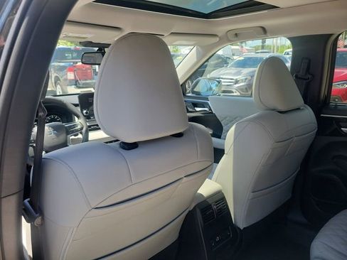 New 2025 Mitsubishi Outlander SEL image 14