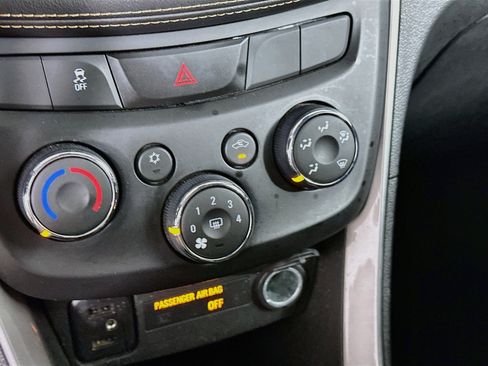 Used 2018 Chevrolet Trax LS FWD image 24