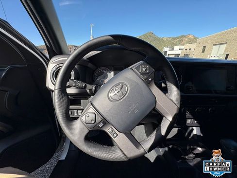 Used 2017 Toyota Tacoma TRD Sport image 2