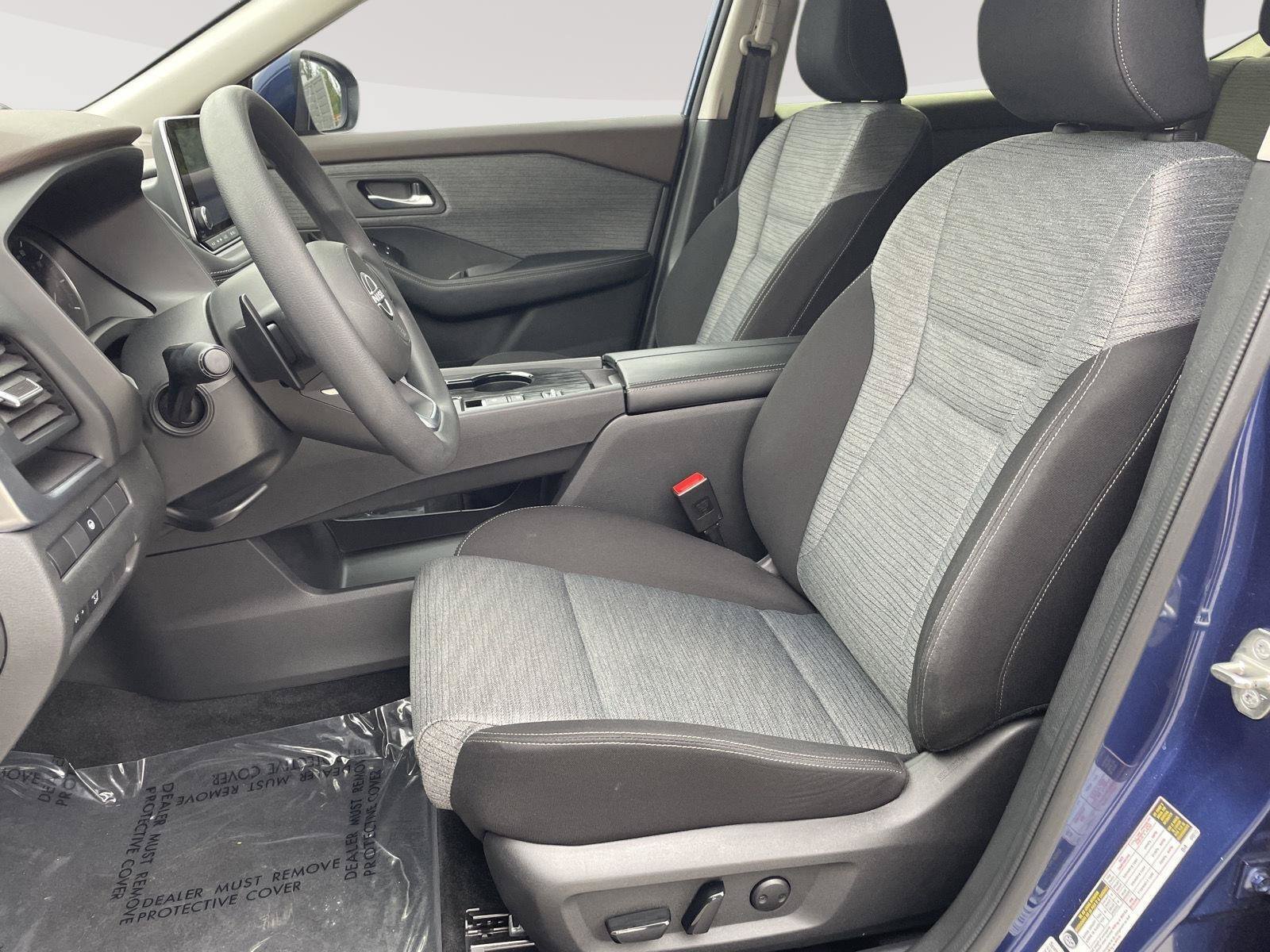 Used 2023 Nissan Rogue SV FWD image 23