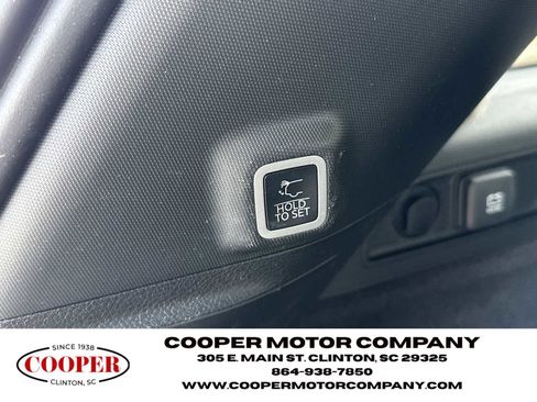 Used 2022 Jeep Grand Cherokee Overland w/ Advanced Protech Group III image 19