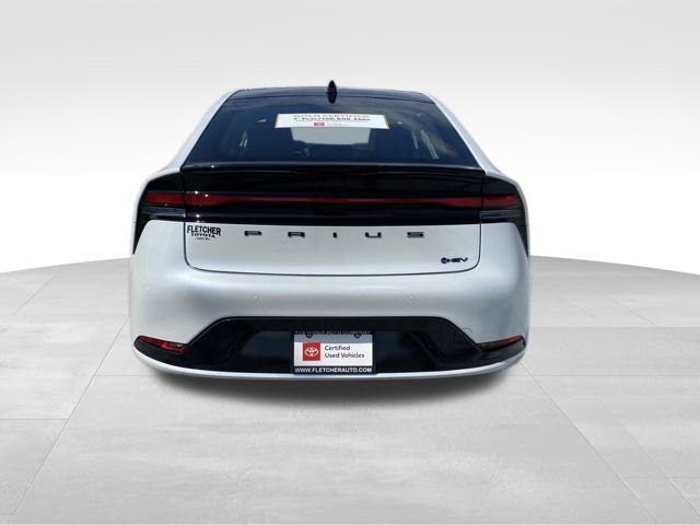 Certified 2025 Toyota Prius FWD image 3