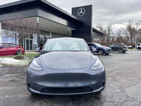 Used 2023 Tesla Model Y Long Range image 2