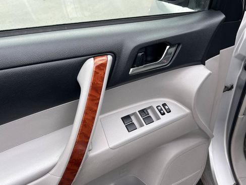 Used 2008 Toyota Highlander Limited FWD image 31