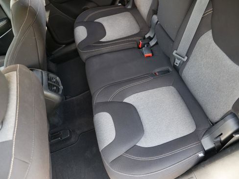 Used 2017 Jeep Cherokee Sport image 10