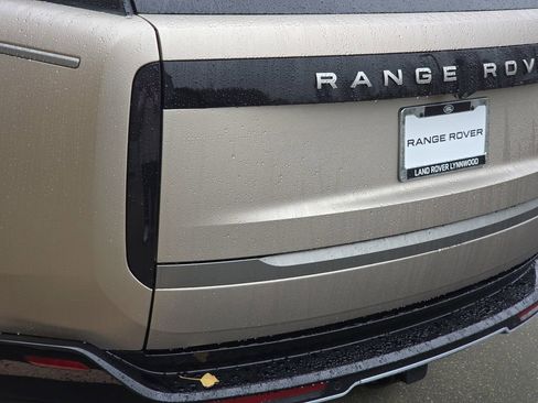 New 2025 Land Rover Range Rover SE AWD/4WD image 37