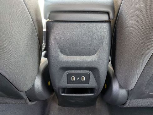 Used 2025 Hyundai Venue SEL FWD image 28