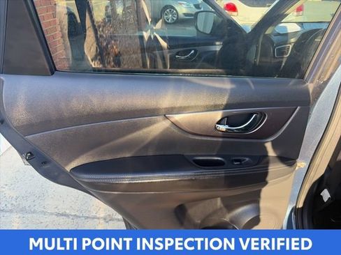 Used 2016 Nissan Rogue SV w/ SV Premium Package AWD/4WD image 11