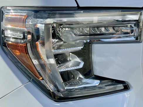 Used 2020 GMC Sierra 1500 AT4 w/ AT4 Premium Package image 8