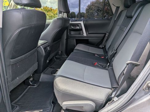 Used 2020 Toyota 4Runner SR5 Premium w/ Moonroof Package RWD image 18
