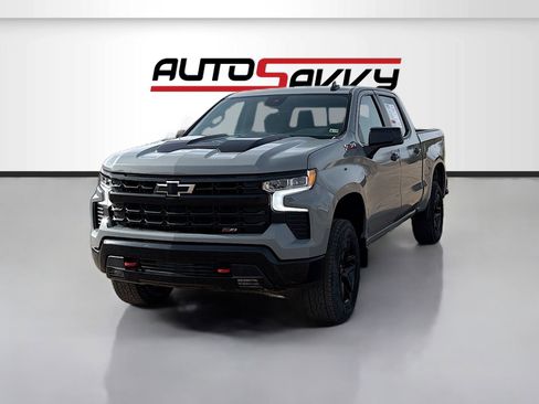 Used 2024 Chevrolet Silverado 1500 LT Trail Boss w/ Convenience Package II AWD/4WD image 3