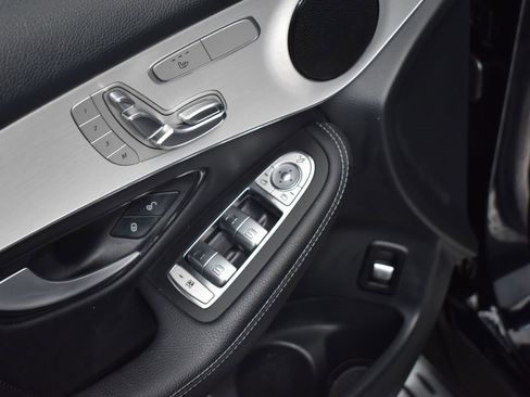 Used 2022 Mercedes-Benz GLC 300 4MATIC image 9