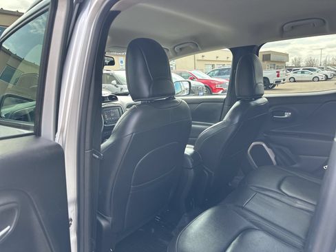 Used 2016 Jeep Renegade Limited AWD/4WD image 19