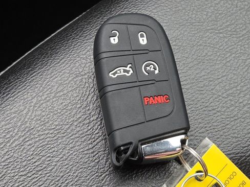 Used 2020 Jeep Compass Latitude AWD/4WD image 32
