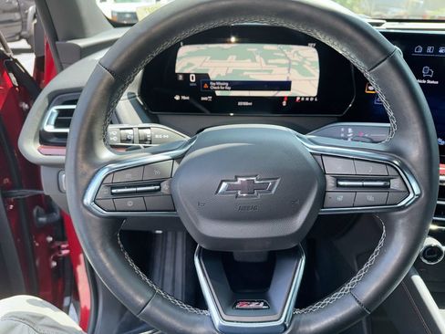 Used 2025 Chevrolet Traverse Z71 w/ Driver Confidence Package AWD/4WD image 16