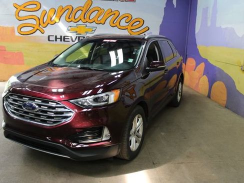 Used 2020 Ford Edge SEL w/ Cold Weather Package AWD/4WD image 4