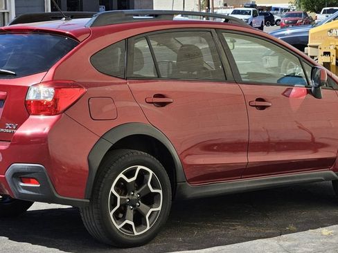 Used 2014 Subaru Crosstrek 2.0i Premium AWD/4WD image 5