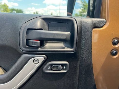 Used 2011 Jeep Wrangler Sahara w/ Connectivity Group AWD/4WD image 24