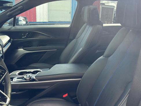 Used 2023 Cadillac Lyriq 2WD image 11