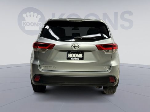 Used 2019 Toyota Highlander LE image 11