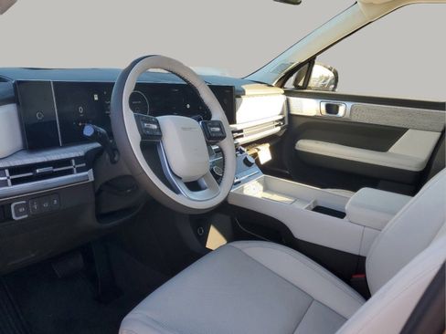 Used 2025 Hyundai Santa Fe Calligraphy FWD image 7