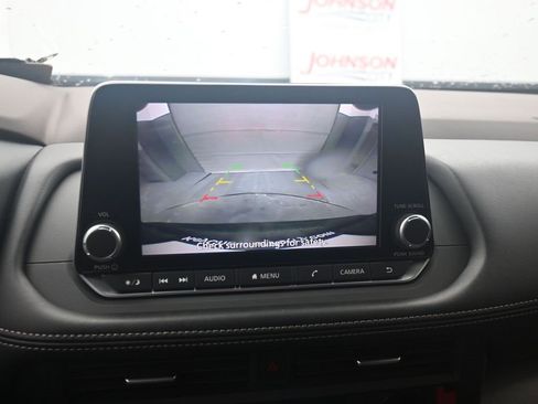 Used 2023 Nissan Rogue SV image 15