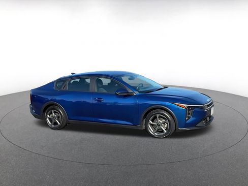 Used 2025 Kia K4 FWD image 2