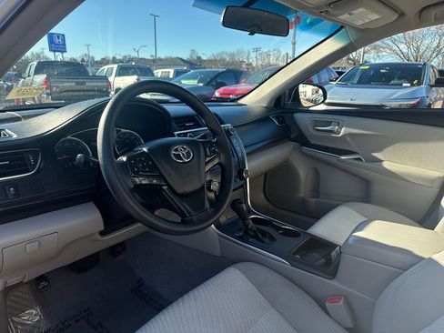 Used 2017 Toyota Camry LE image 13