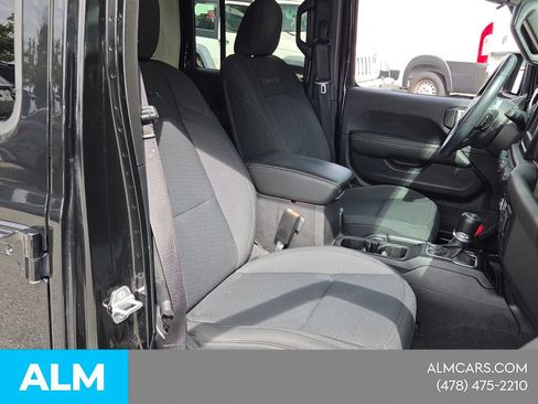 Used 2021 Jeep Wrangler Unlimited Sahara AWD/4WD image 17