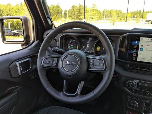 Certified 2025 Jeep Wrangler Unlimited Rubicon 4xe w/ Convenience Group image 26