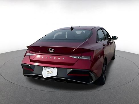 Used 2025 Hyundai Elantra SEL image 12
