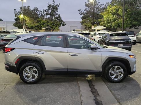 Certified 2023 Hyundai Tucson SE image 5