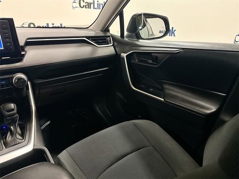 Used 2019 Toyota RAV4 LE image 24