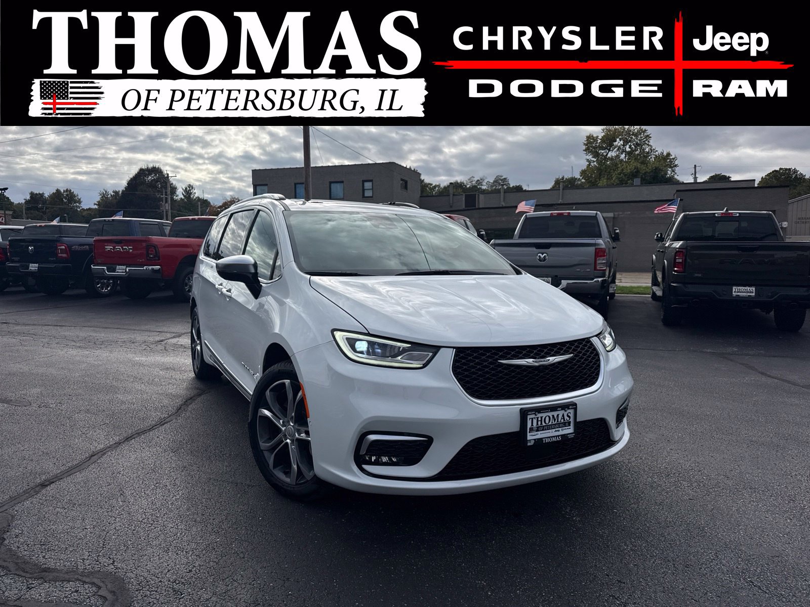 Used 2026 Chrysler Pacifica Pinnacle AWD/4WD image 1