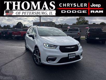 Used 2026 Chrysler Pacifica Pinnacle