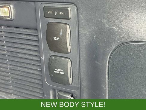 Used 2025 Ford Expedition Active image 14