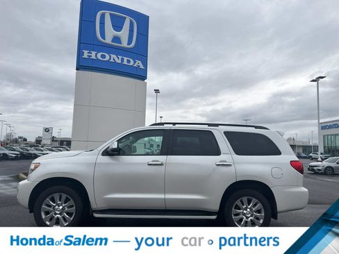 Used 2013 Toyota Sequoia Platinum image 3