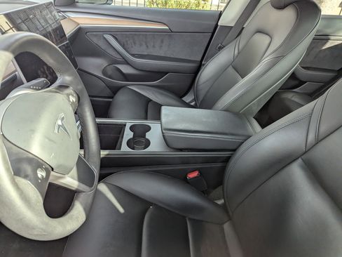 Used 2021 Tesla Model 3 Standard Range Plus image 9