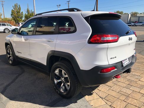 Used 2016 Jeep Cherokee Trailhawk w/ Leather Interior Group image 4