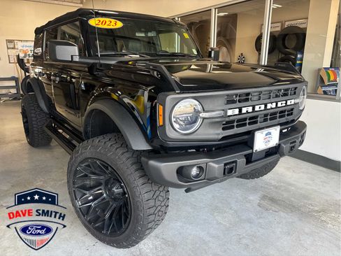 Used 2023 Ford Bronco Black Diamond AWD/4WD image 1