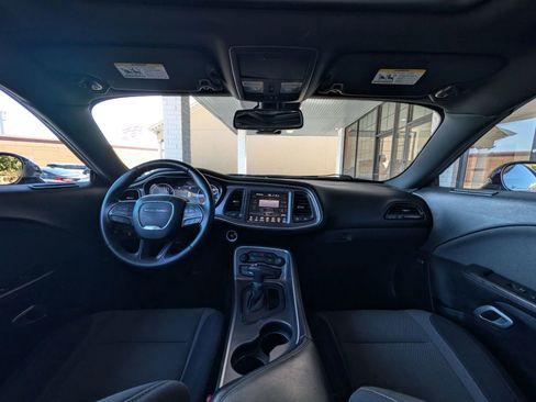 Used 2015 Dodge Challenger SXT w/ Driver Convenience Group image 20