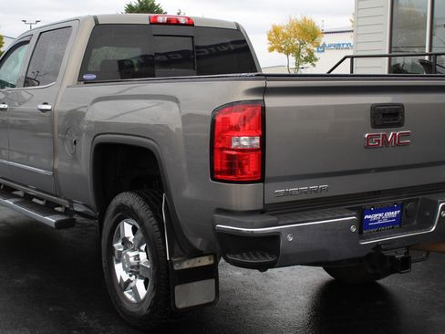 Used 2017 GMC Sierra 3500 SLT image 4