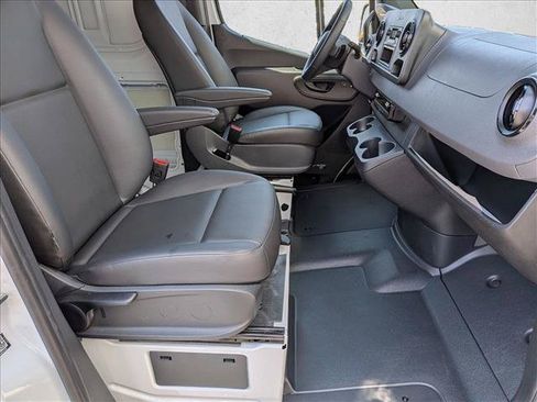 Certified 2025 Mercedes-Benz Sprinter 2500 image 18