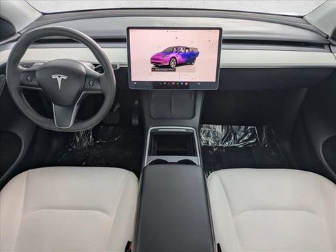 Used 2023 Tesla Model Y Long Range image 17