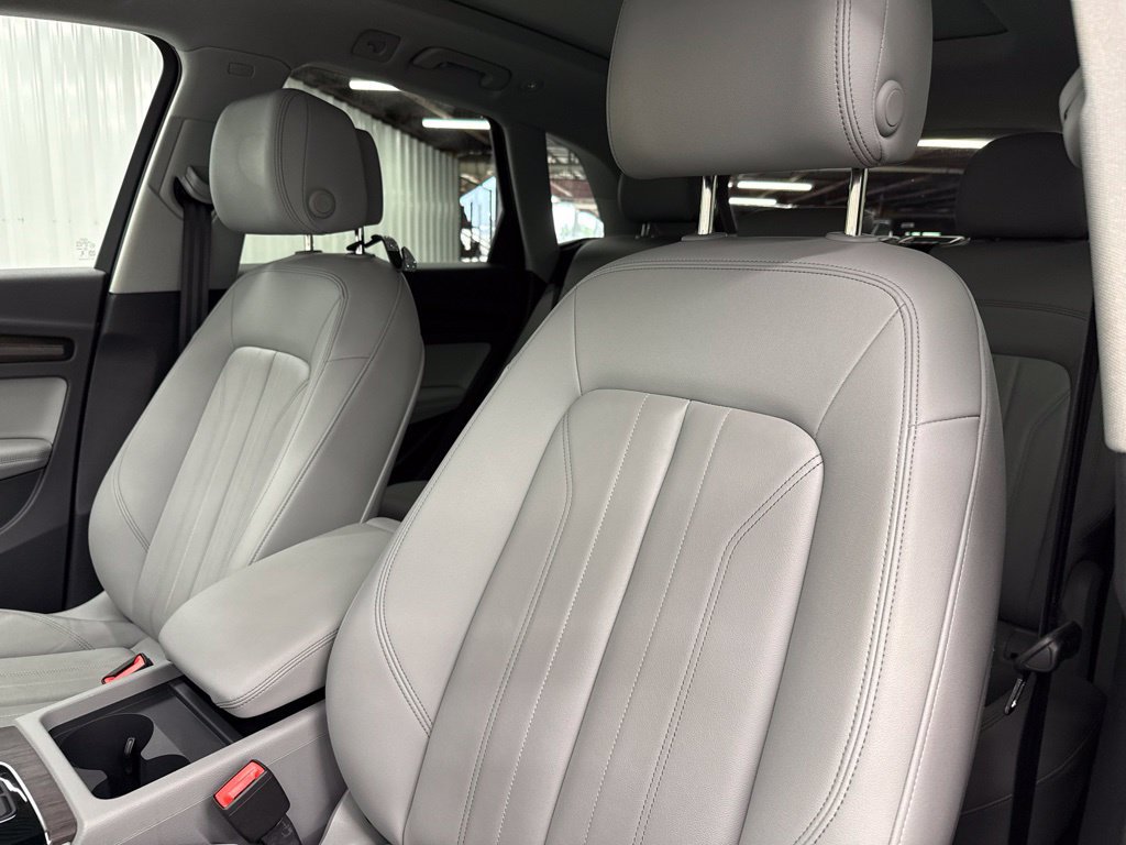 Used 2023 Audi Q5 2.0T Premium Plus w/ Premium Plus Package AWD/4WD image 17