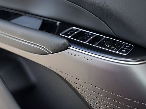 Used 2024 Cadillac Lyriq Sport image 28